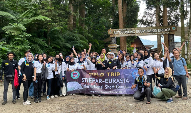 STIEPAR YAPARI – Sekolah Tinggi Ilmu Ekonomi Pariwisata Yapari Bandung